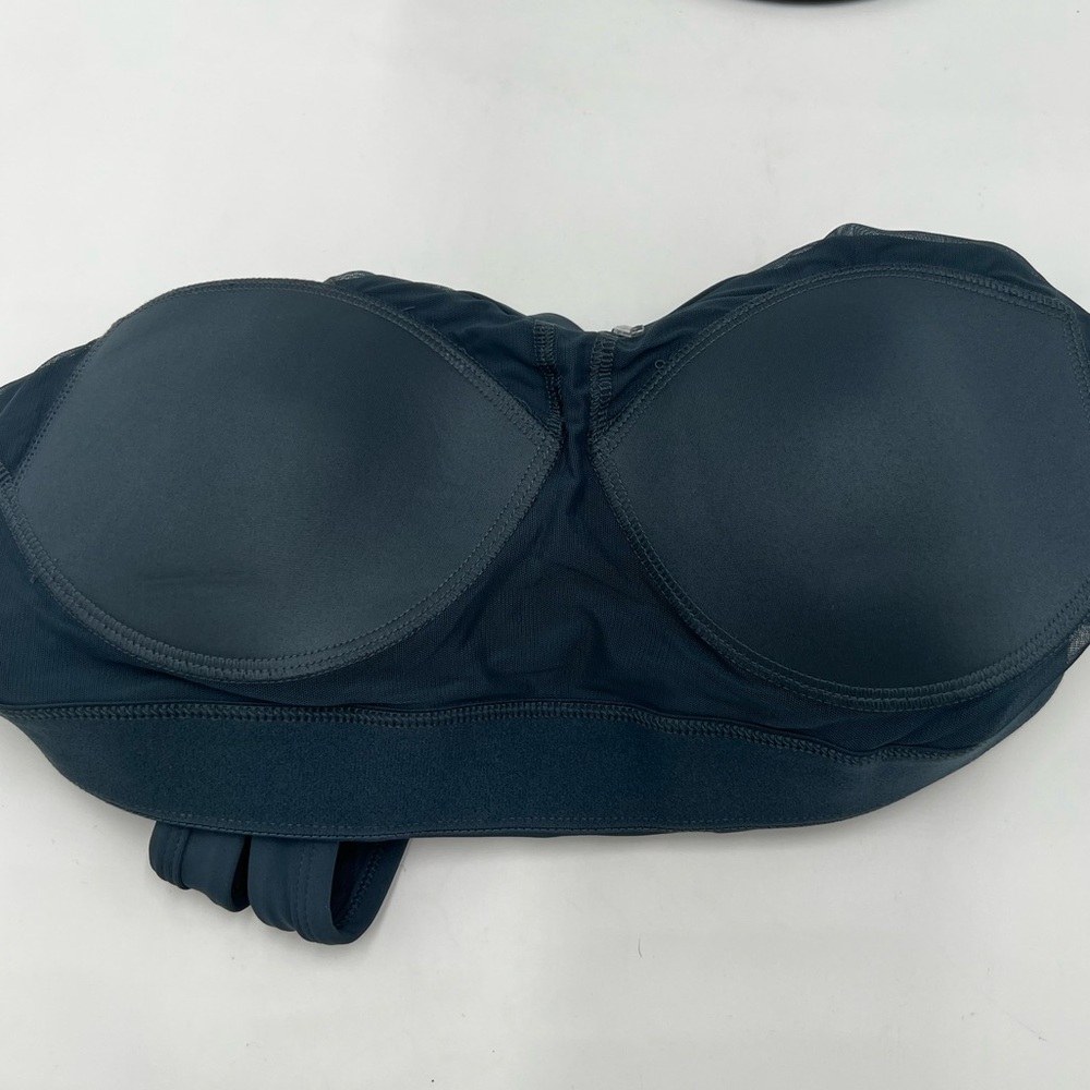 New Lovrobes sports bra with‎ built in pads. Size Medium - Picture 5 of 7